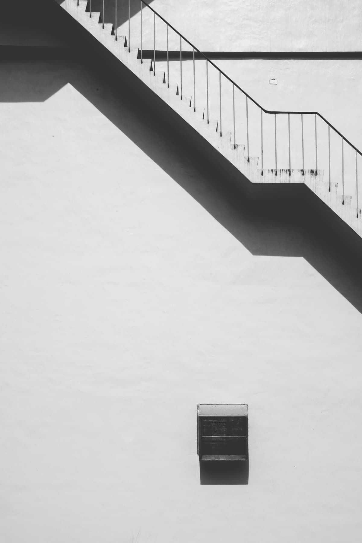 Architecture minimaliste — ombre et lumière